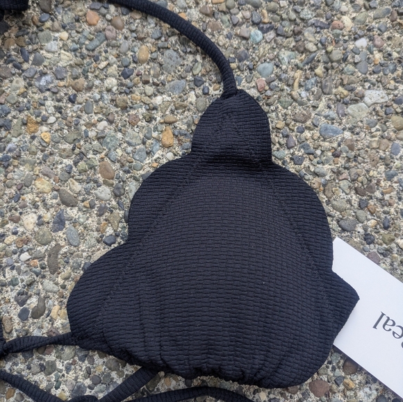 Marysia Swim Black Scallop Edge Bikini Top - Picture 2 of 4